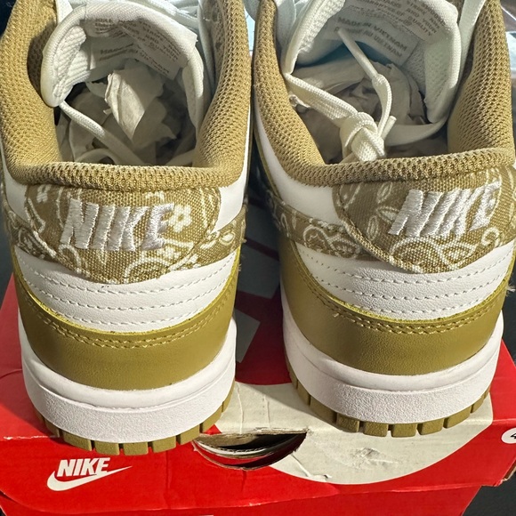 Brand new women’s Nike dunk low ESS size 10 women’s size 8 1/2 men’s - Picture 3 of 5